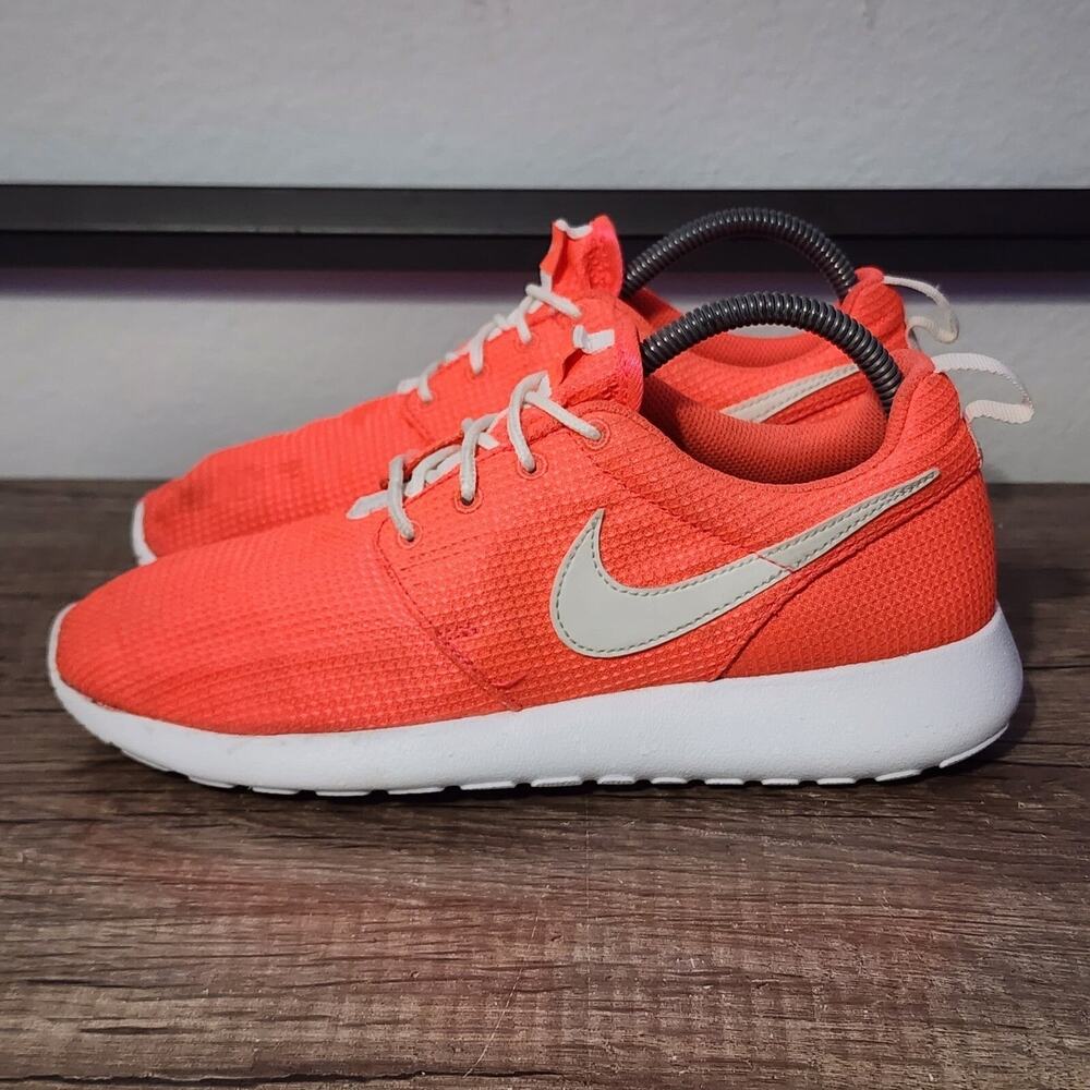 Nike Roshe Run Women’s Running Shoes Size 8 (6.5 Youth) (685608-600) Glow Orange